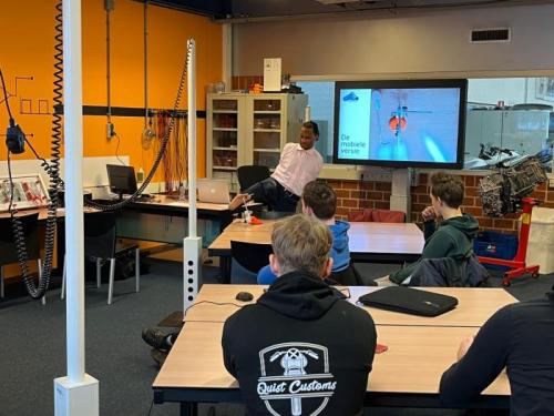 Demonstratie mobiele aankleedhulp